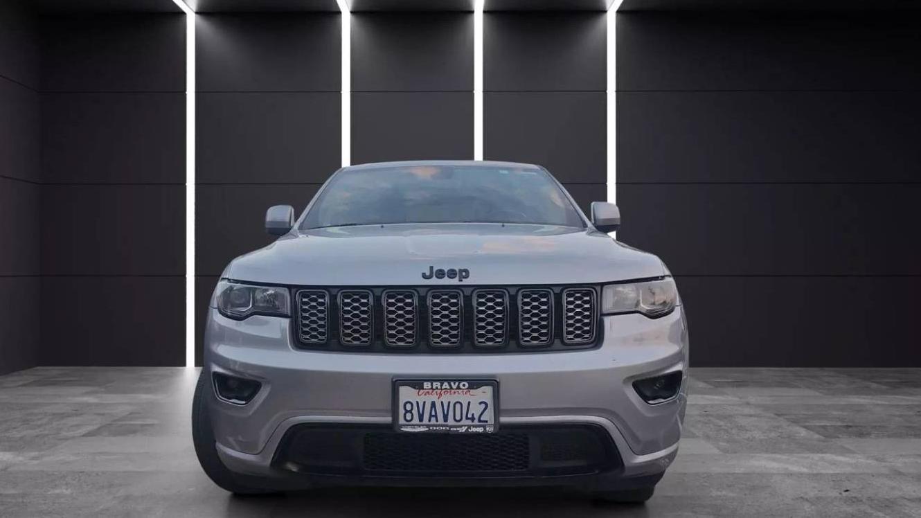 JEEP GRAND CHEROKEE 2018 1C4RJEAG2JC311670 image